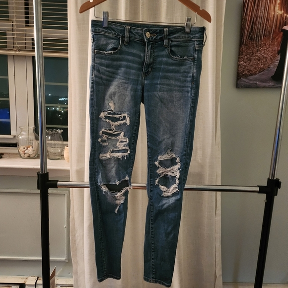American‎ Eagle Distressed Jeans - Picture 2 of 6